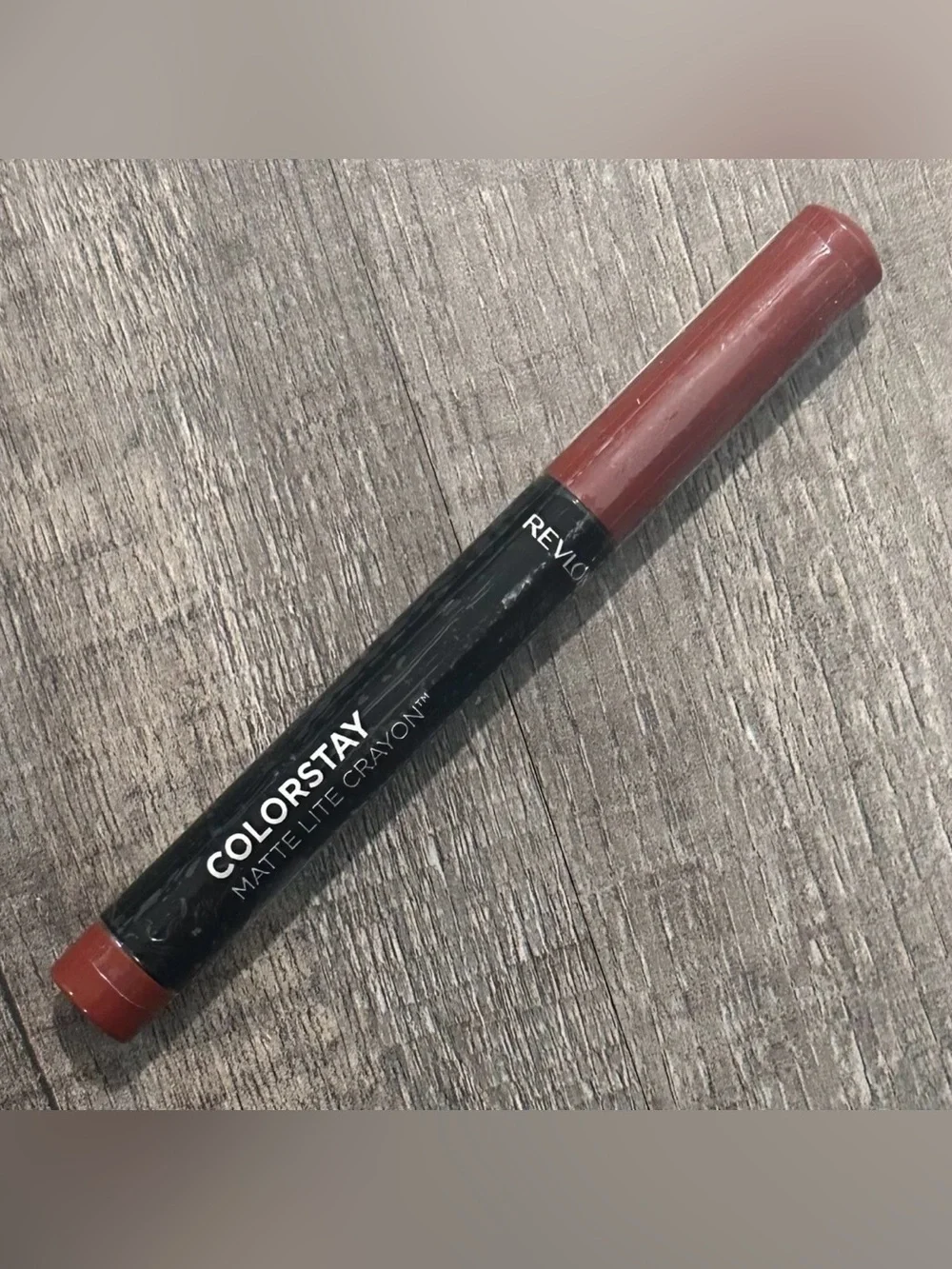 💞 New Revlon ColorStay Matte Lite Crayon Lipstick in Soufflé All Day